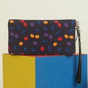🍒 NWT Camp Director wallet - Cherries